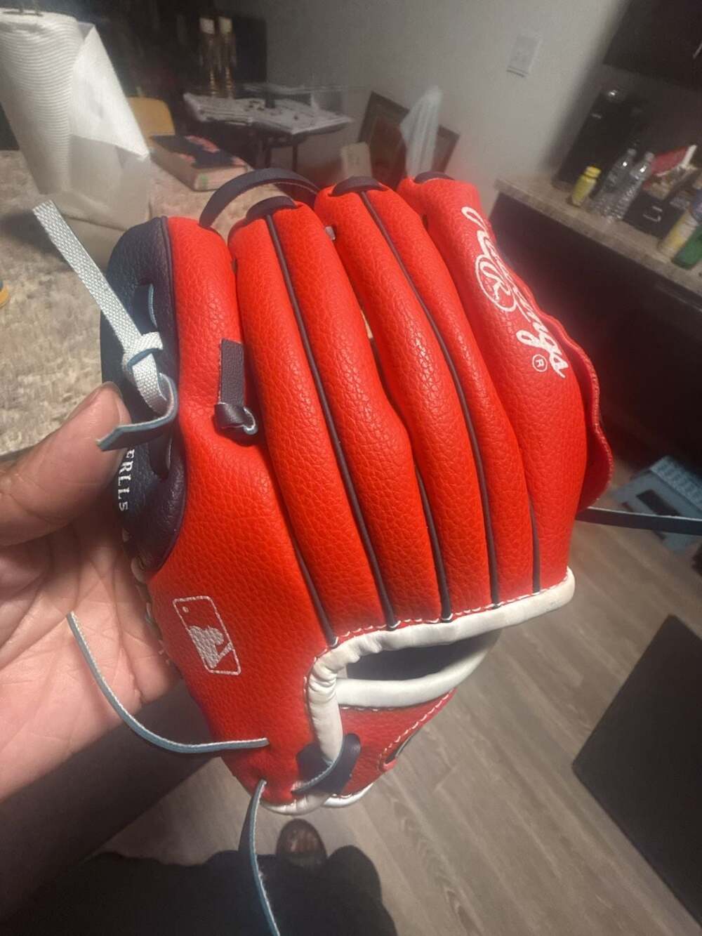Red Rawlings Players Series RH Pitcher's Baseball Glove 9" never used my son jus
